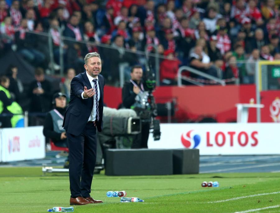 Selekcjoner piłkarskiej reprezentacji Polski Jerzy Brzęczek podczas meczu z Portugalią w piłkarskiej Lidze Narodów w Chorzowie