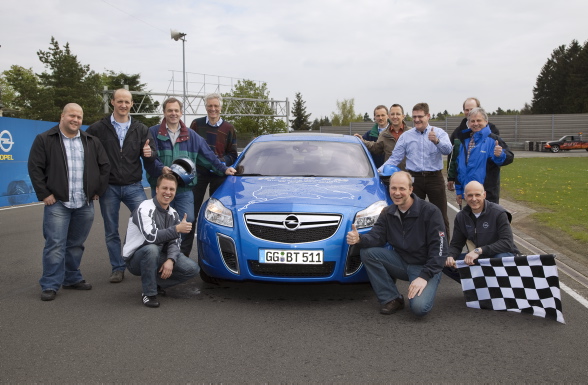 Sukces jest murowany bowiem ujawniona wcześniej, czterodrzwiowa insignia OPC zaliczyła ten test na szóstkę. "Insignia OPC sedan przejechała 487 okrążeń toru Nürburgring przez 12 dni, bez problemu rozwijając w tym czasie maksymalne prędkości. Tego rodzaju osiągów i jakości oczekujemy od wszystkich modeli Opla” - powiedział Hans Demant, dyrektor generalny Opla.