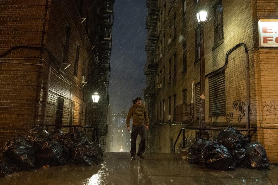 "Joker" w kinach od 4 października. © 2019 Warner Bros. Entertainment Inc