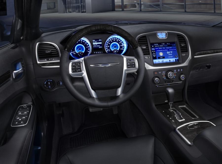 Chrysler opublikował oficjalne zdjęcia nowego modelu serii 300