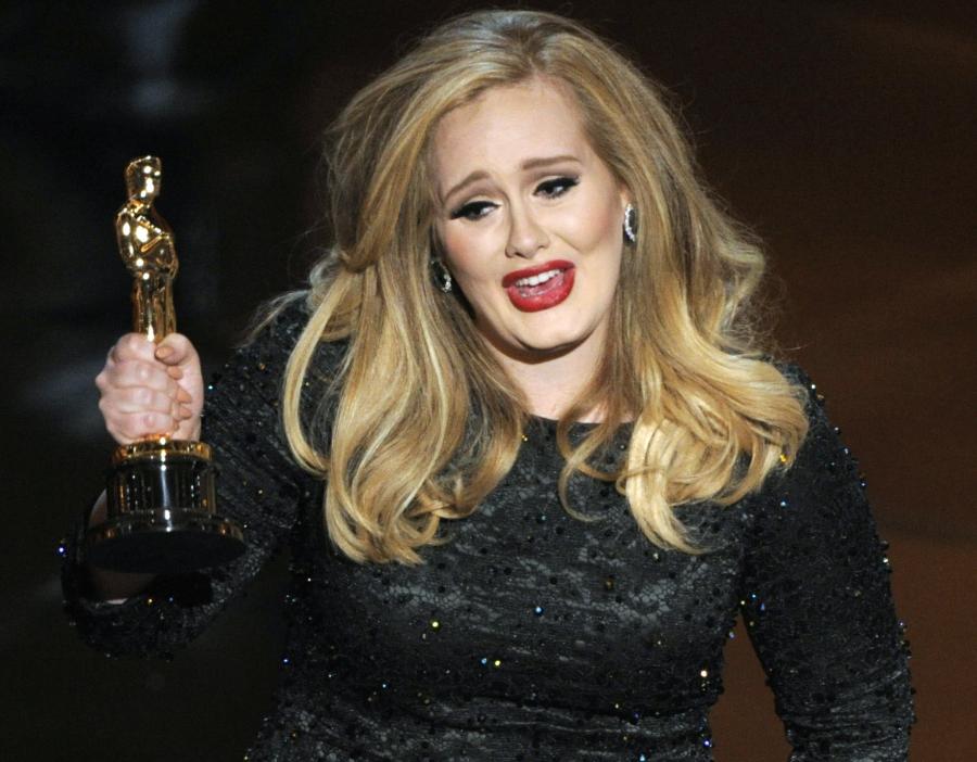 Adele z Oscarem za "Skyfall"