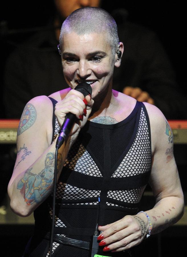 Sinéad O'Connor w prowokacyjnej kreacji na Jazz Fest Wien 2014