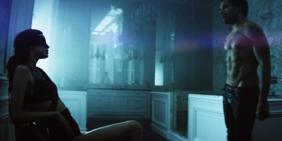 Lenny Kravitz i Rianne Ten Haken w klipie do "The Chamber" .