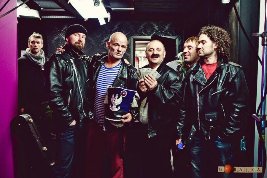 "Polskie gówno" – rock'n'rollowa jazda bez trzymanki