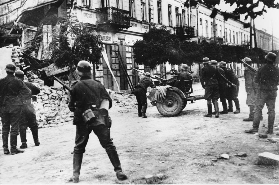 Upadek Warszawy we wrześniu 1939 roku. ARCHIWALNE ZDJĘCIA
