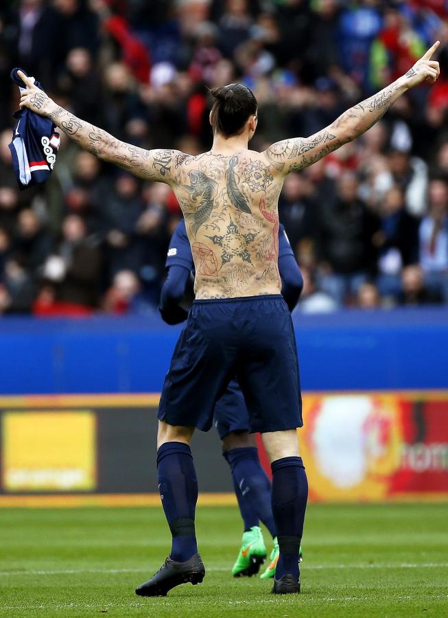 50 nowych tatuaży na ciele Ibrahimovicia. Piłkarz ucieka z więzienia?