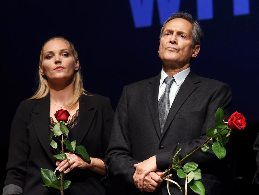 Aktorzy Dominika Figurska i Jan Zelnik podczas uroczystej premiery filmu "Smoleńsk"