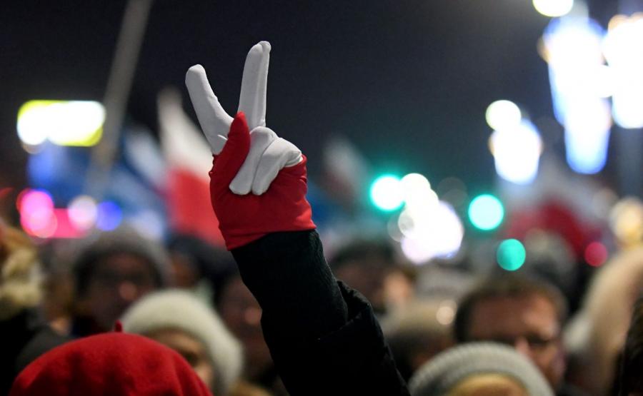 Marsz Komitetu Obrony Demokracji "Stop Dewastacji Polski!"